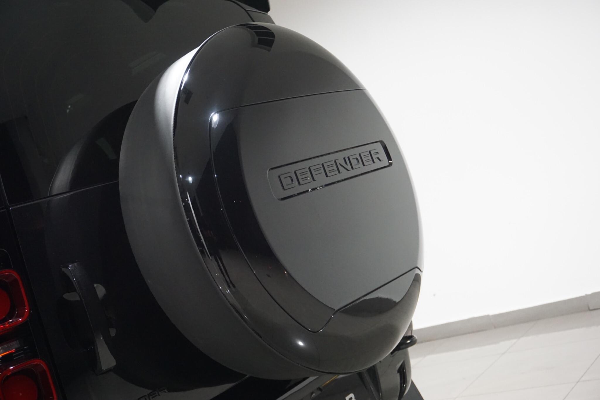 Land Rover Defender 110 3.0 D300 MHEV X-Dynamic HSE SUV 5dr Diesel Auto 4WD Euro 6 (s/s) (300 ps)